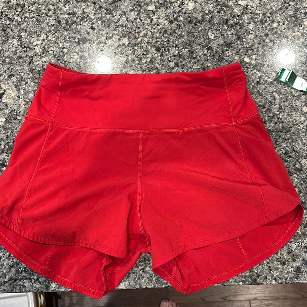 Speed ups lululemon
Size 4
4 inch